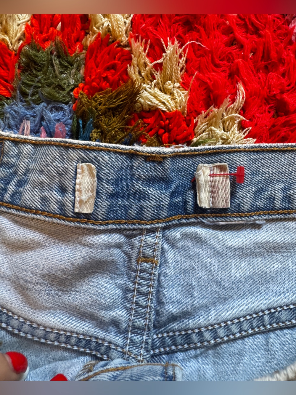 Y2K Vintage Levi’s 100% Cotton Light Wash Cut Off Jeans Sz M - Picture 5 of 9